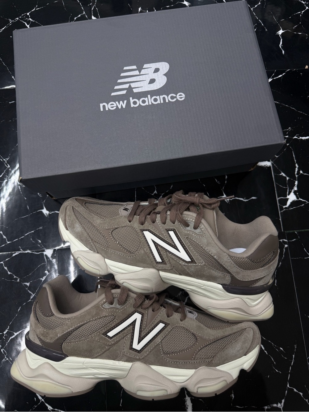 New Balance 9060 Mushroom